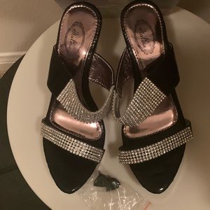 Beautiful never worn black High heels